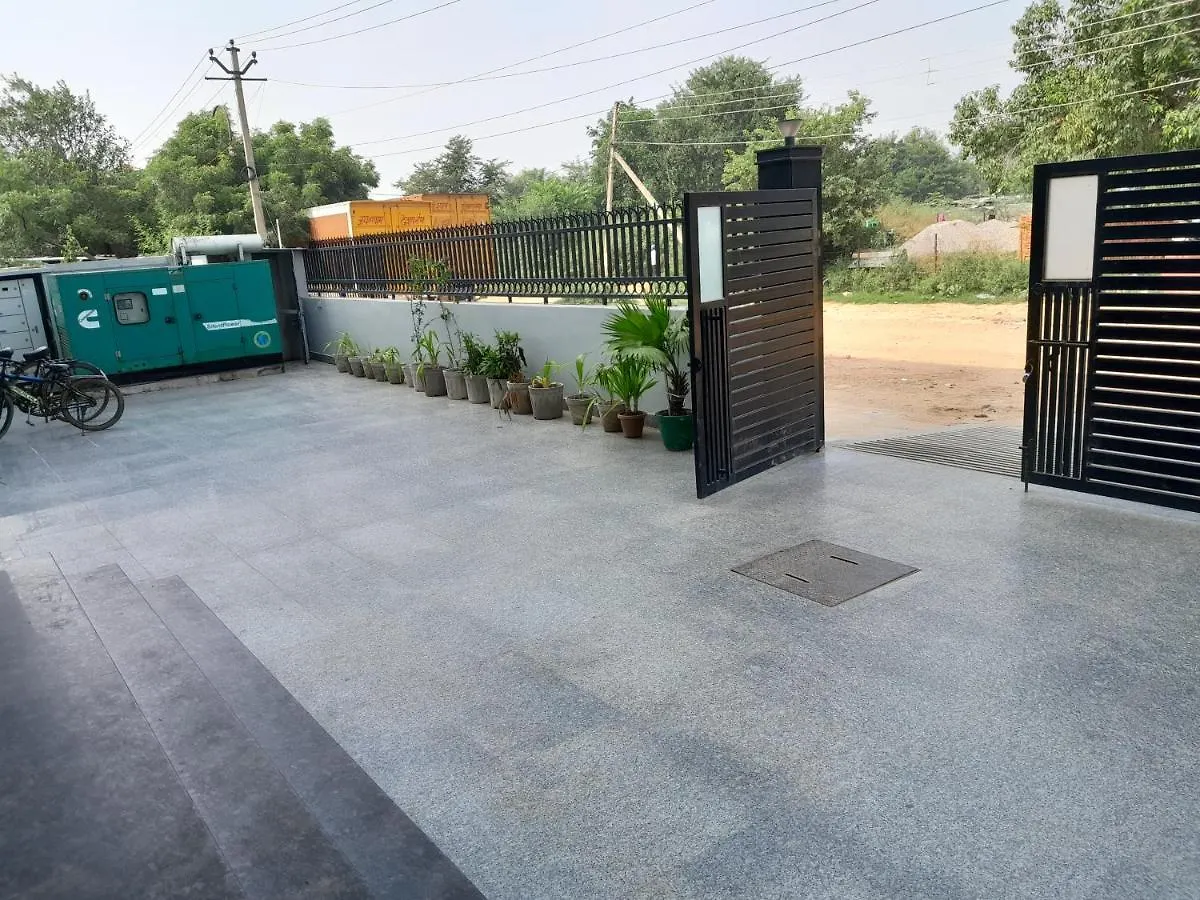 Hotel The Luxem - Behind Ibis Hotel Gurugram Gurgaon