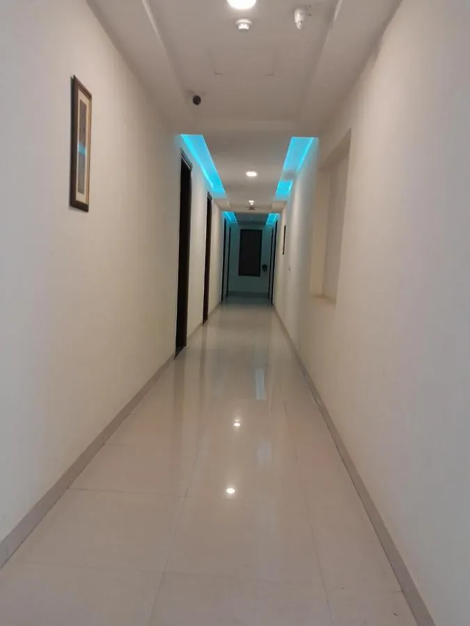Hotel The Luxem - Behind Ibis Hotel Gurugram Gurgaon 3*,
