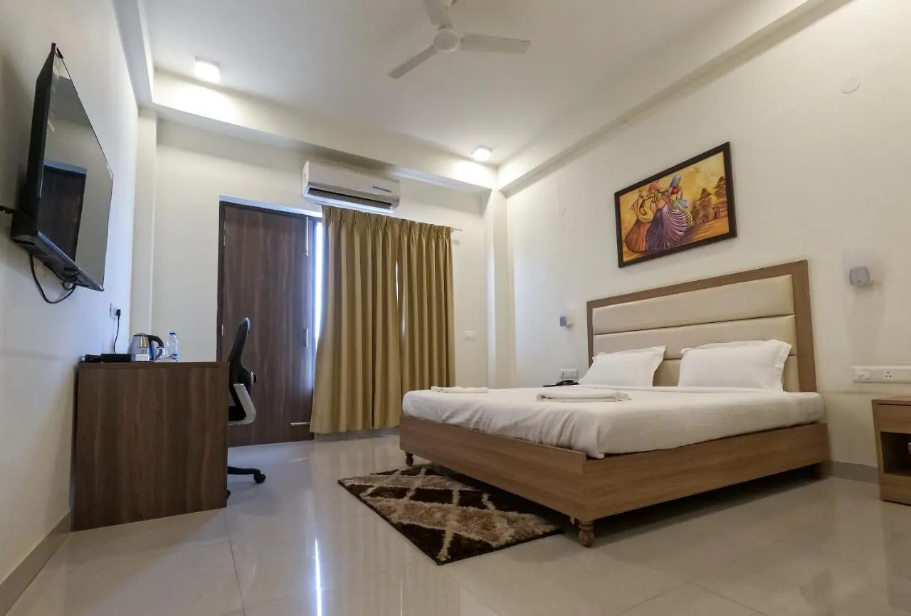 Hotel The Luxem - Behind Ibis Hotel Gurugram Gurgaon