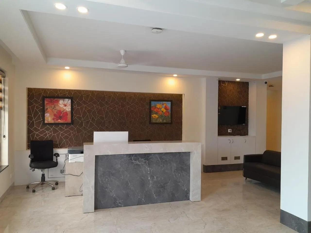 Hotel The Luxem - Behind Ibis Hotel Gurugram Gurgaon