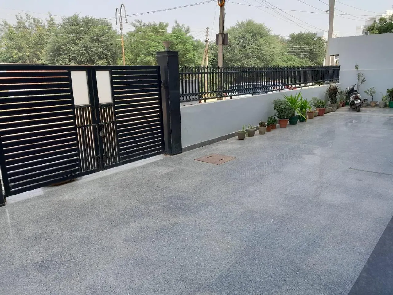 Hotel The Luxem - Behind Ibis Hotel Gurugram Gurgaon India