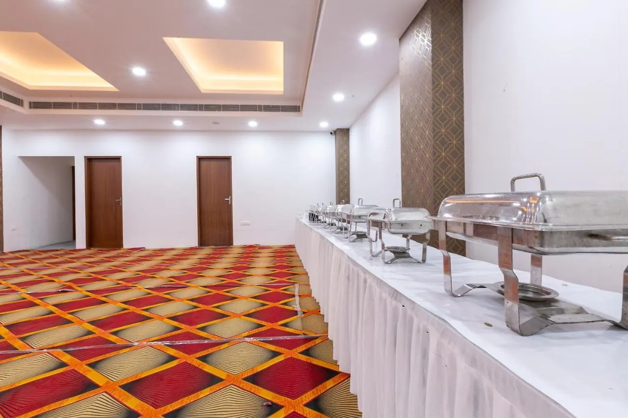***  Hotel The Luxem - Behind Ibis Hotel Gurugram Gurgáon Indie